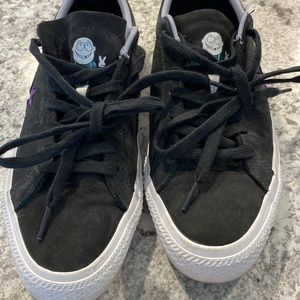 Converse with Lunarlon size 10 woman’s .  Black with purple star . Like new